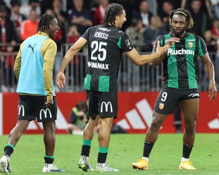 Allan Saint-Maximin (right) scored a late equaliser to earn Lens a point at Brest.