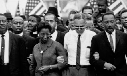 Rosa Parks et Martin Luther King à la marche de Selma
