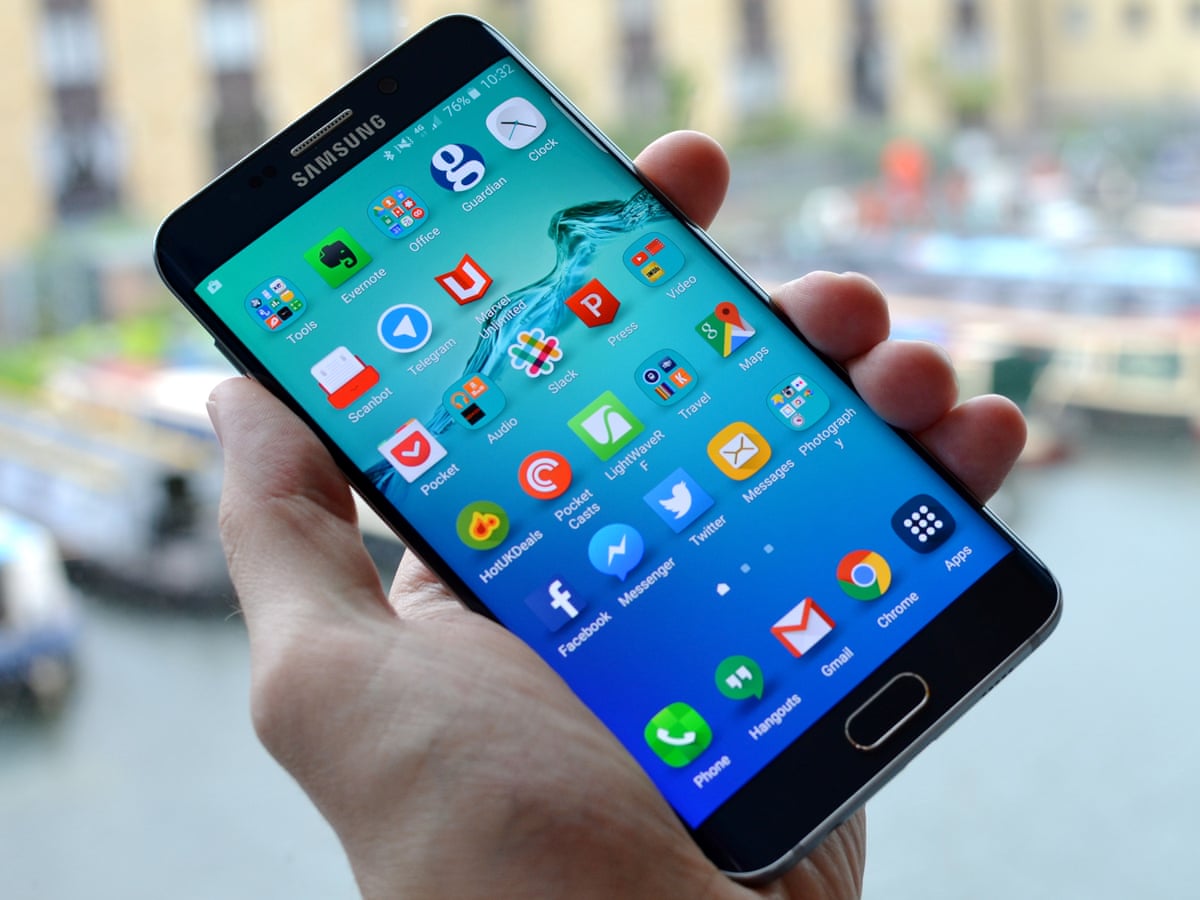 Samsung Galaxy S6 Edge Review The Curvy Iphone 6 Plus Killer Smartphones The Guardian