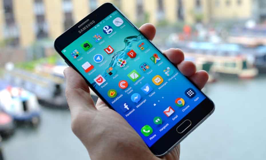 Samsung Galaxy S6 Edge Review The Curvy Iphone 6 Plus Killer Smartphones The Guardian