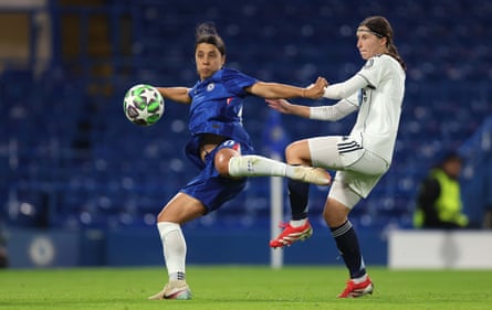 Sam Kerr comemora gol pelas Matildas.