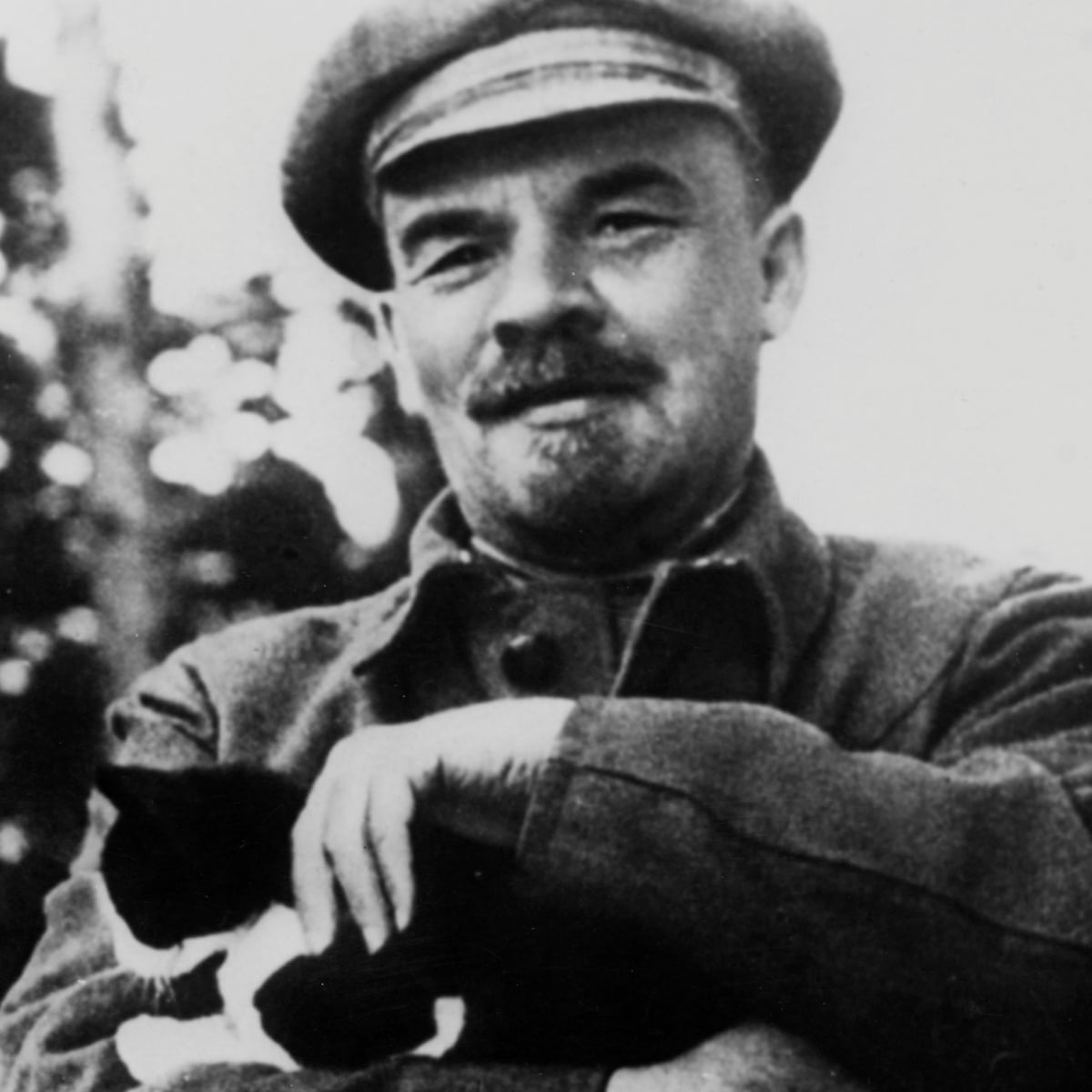 Lenin the cat lover: rare photos of Soviet leader go on show in ...