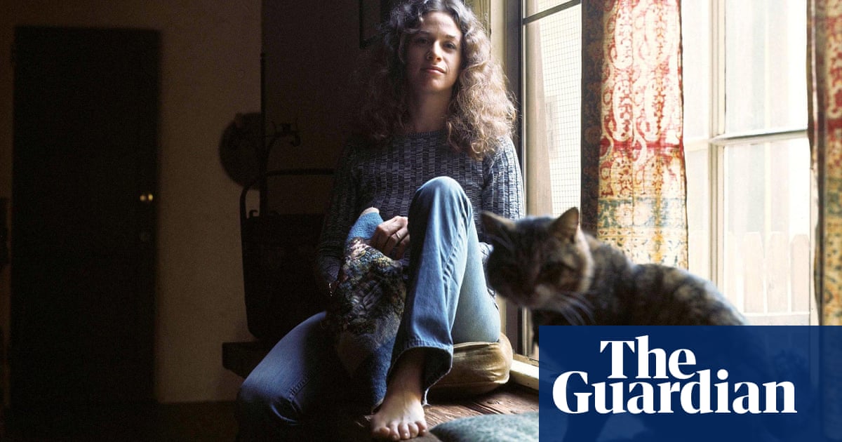 Carole King S Tapestry Feels Like A Comfort Blanket Until You Hear The Anxiety Within It Music The Guardian