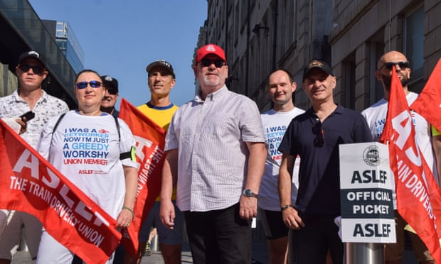 Mick Whelen, general secretary of Aslef, joins the picket at Paddington Station.