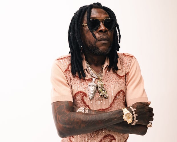 Vybz Kartel habla sobre sus batallas legales, sus letras vulgares y las cicatrices que le dejó la cárcel: «Si oigo una llave temblar, me traumatiza» Vybz Kartel habla sobre sus batallas legales, sus letras vulgares y las cicatrices que le dejó la cárcel: «Si oigo una llave temblar, me traumatiza»