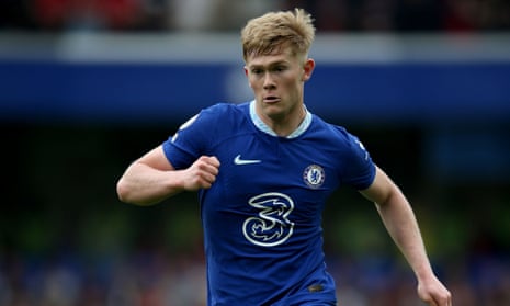 Lewis Hall is expected to move from Chelsea to Newcastle on loan for the season with an obligation to buy for £28m next summer.