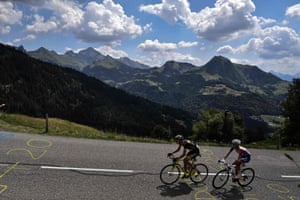 Rein Taaramae (L) and Rudy Molard during their breakaway.