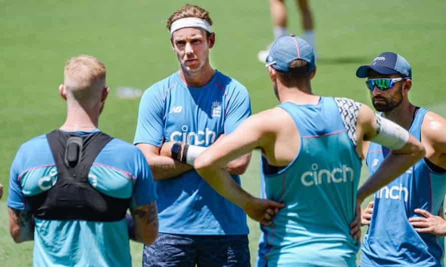 Stuart Broad talks to his teammates during training at the Adelaide Oval.  His inclusion is one of England's big decisions before Thursday's second test.