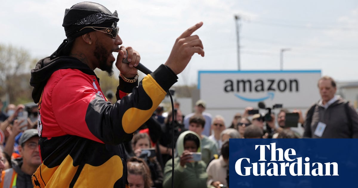 Workers at Amazons largest air hub in the world push to form a union