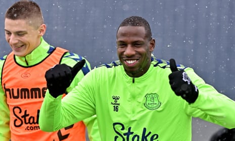 Everton's Abdoulaye Doucouré enjoys training with a distinctly wintery feel