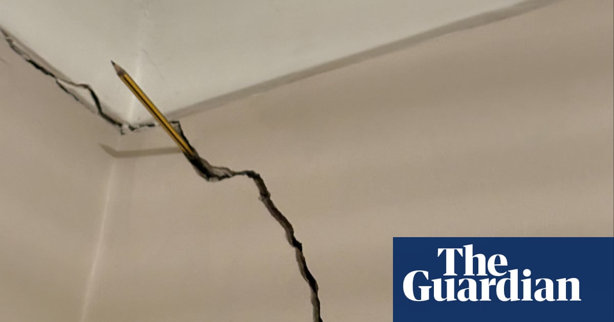 Subsidence Claims Double as Heat Cracks Open UK Property Values