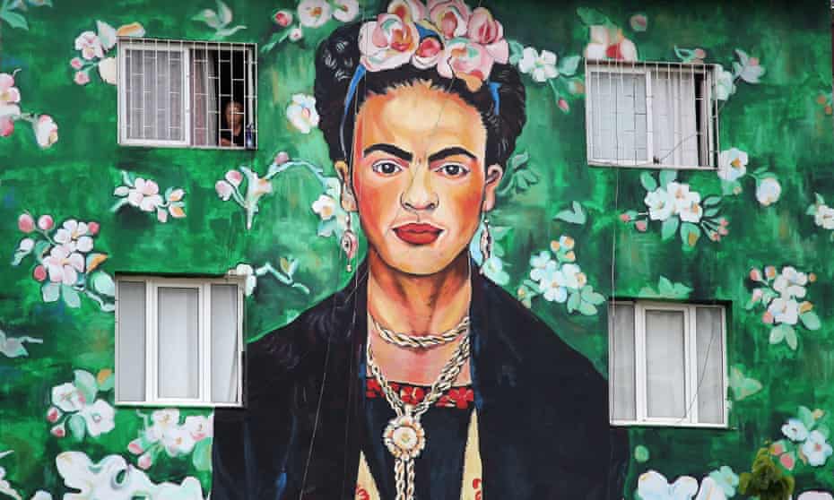 Confinement and tequila ... a mural in Turkey depicting Frida Kahlo.