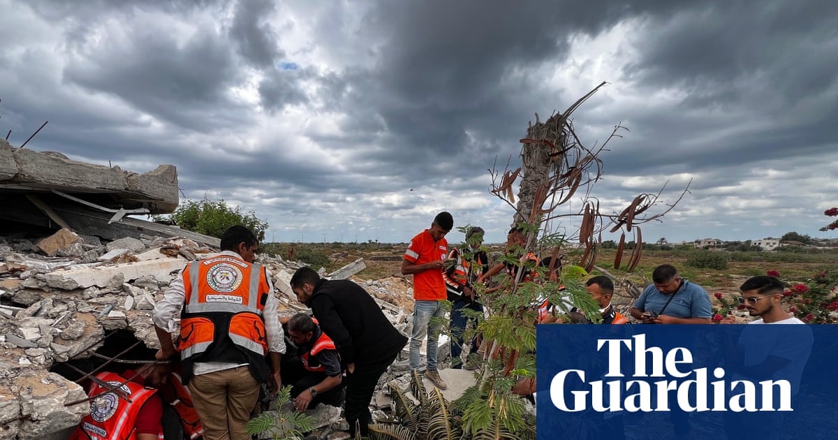 ‘My heart is broken’: Palestinians begin searching the Gaza rubble for their dead