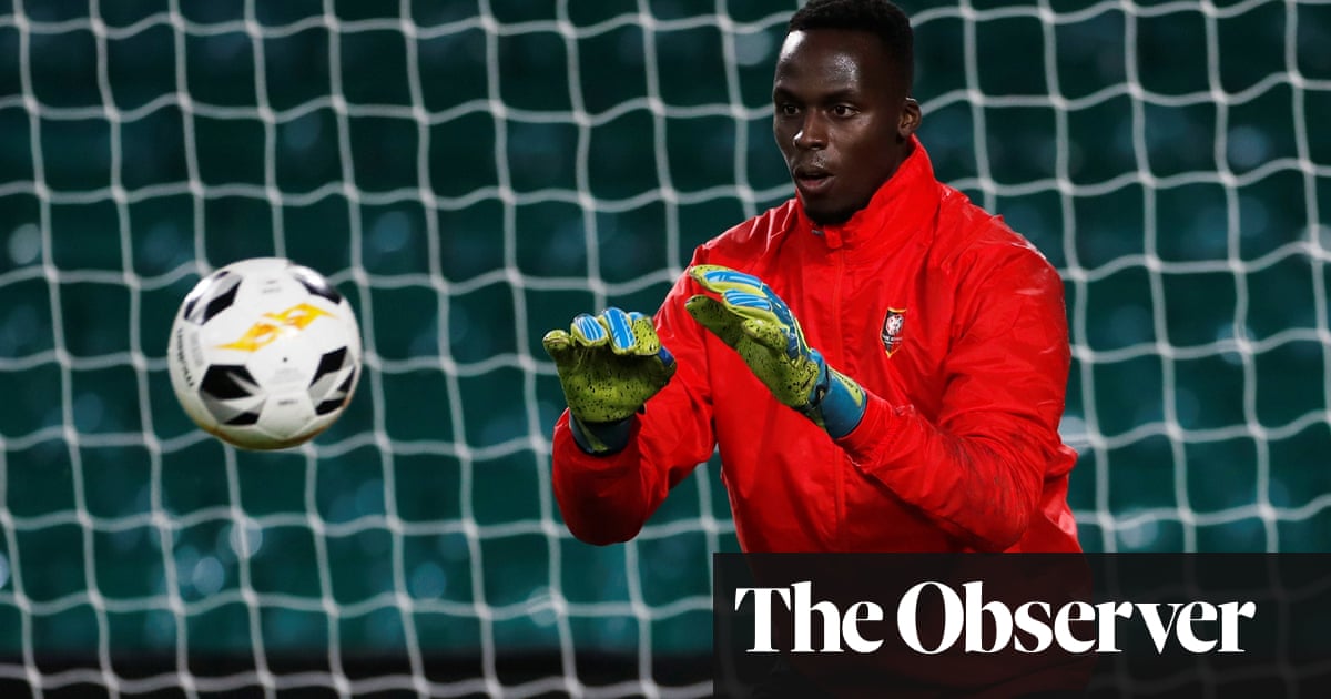 Chelsea Set To Increase Offer For Rennes Goalkeeper Edouard Mendy Chelsea The Guardian