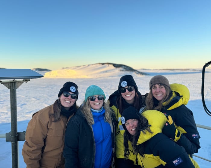 Cold calling: Australian Antarctic Program seeks hundreds of workers ready for polar-powered adventure