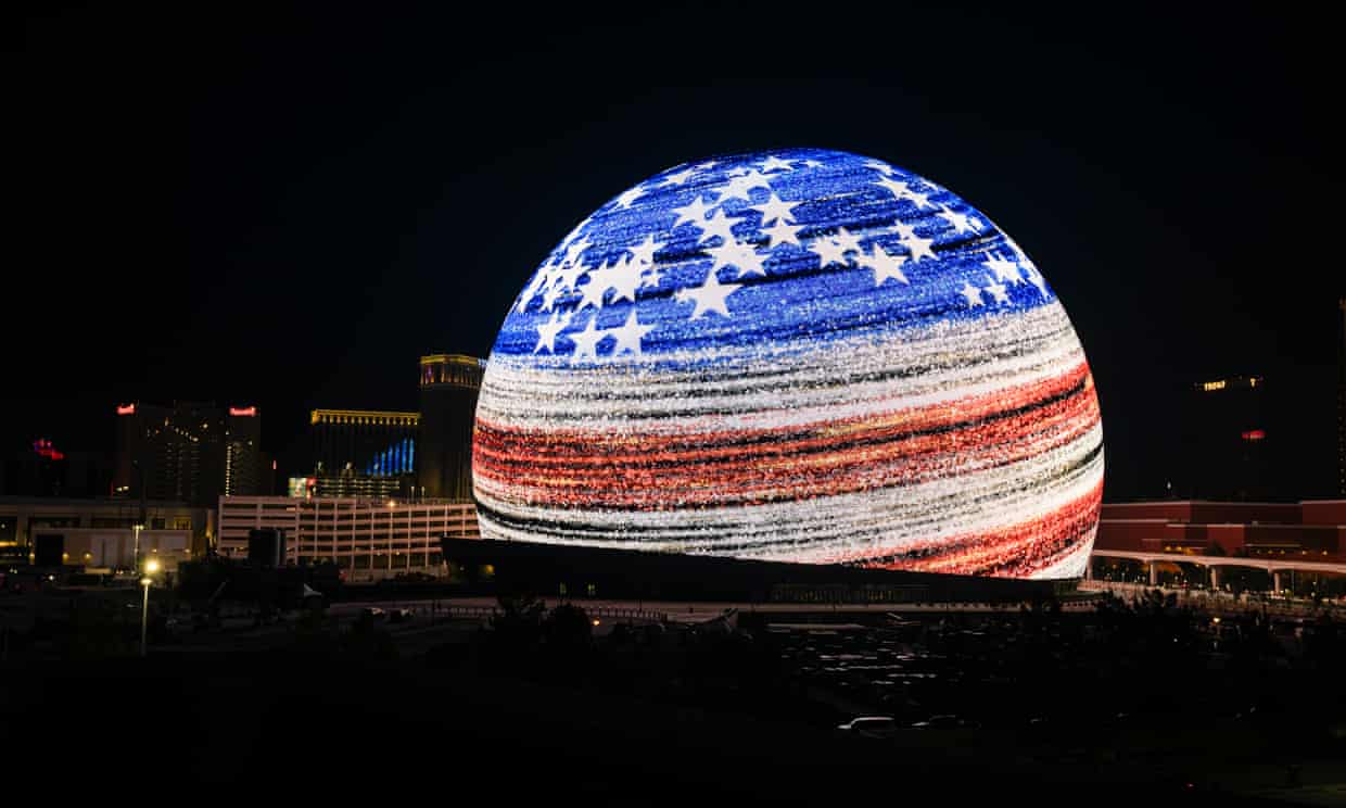 La Esfera ilumina el horizonte de Las Vegas por primera vez el 4 de julio. Fotografía: Greg Doherty/Getty La Esfera ilumina el horizonte de Las Vegas por primera vez el 4 de julio. Fotografía: Greg Doherty/Getty
