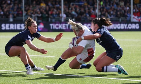 England's Marlie Packer scores a try against Scotland.