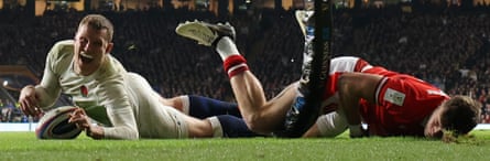 Fraser Dingwall scores England’s second try against Wales.
