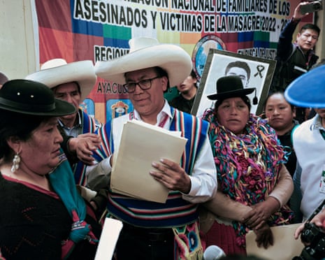 Roberto Sánchez wearing his trademark sombrero on the campaign trail