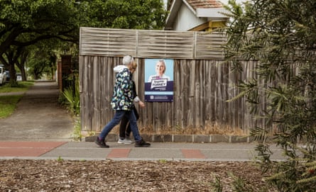 Corflutes for independent candidate Sophie Torney on the Anniversary Walking trail in the electorate of Hawthorn