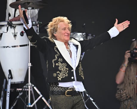 Glastonbury 2025: Sunday with Rod Stewart, Olivia Rodrigo, Chic and more – follow it live!