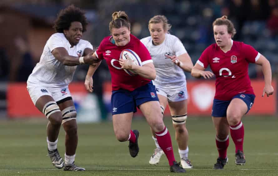 Kembalinya Sarah Byrne dari cedera membuat tim putri Inggris semakin kuat.