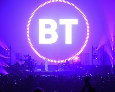 BT and Verizon form joint venture to create a $4bn international connectivity platform for multinational customers; $625m equalisation fee ensures equal voting rights.