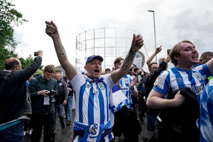 Huddersfield Town fans show their support ahead of the semifinal playoffs against Luton.