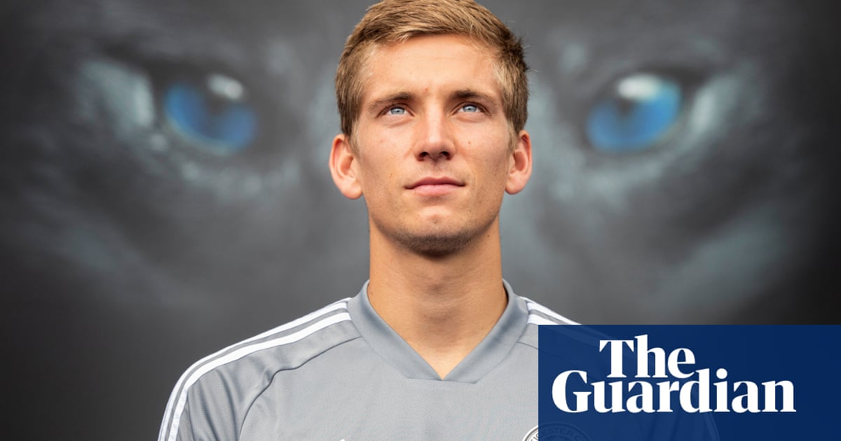 Dennis Praet: ‘I started at Leicester with somebody else’s boots’
