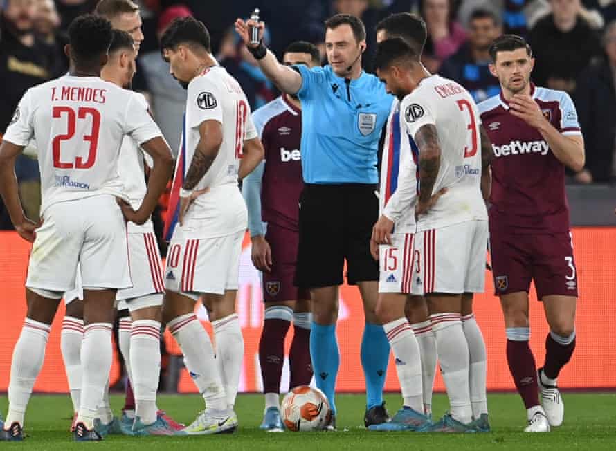 West Ham v Lyon: Europa League quarter-final, first leg – live! | Europa League 2 Aaron Cresswell gets a highly controversial red card for a tug on Dembele.