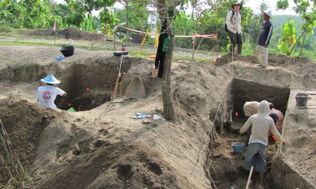 Excavations at Ngandong, Indonesia in 2010.