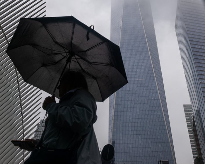 Half a million lose power as storm lashes US from Midwest to east coast