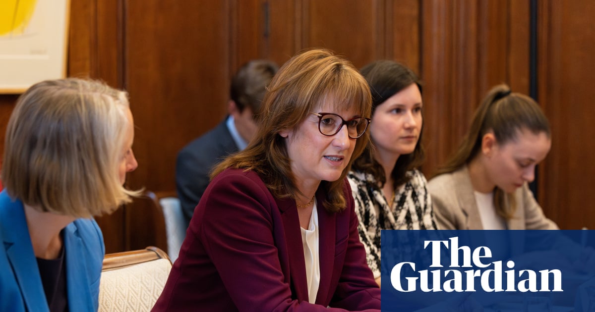 ब्रिटेन की खाद्य मुद्रास्फीति ‘9% तक पहुंच सकती है’, व्यापार निकाय ने चेतावनी दी क्योंकि रीव्स ने खुदरा प्रमुखों से मुलाकात की