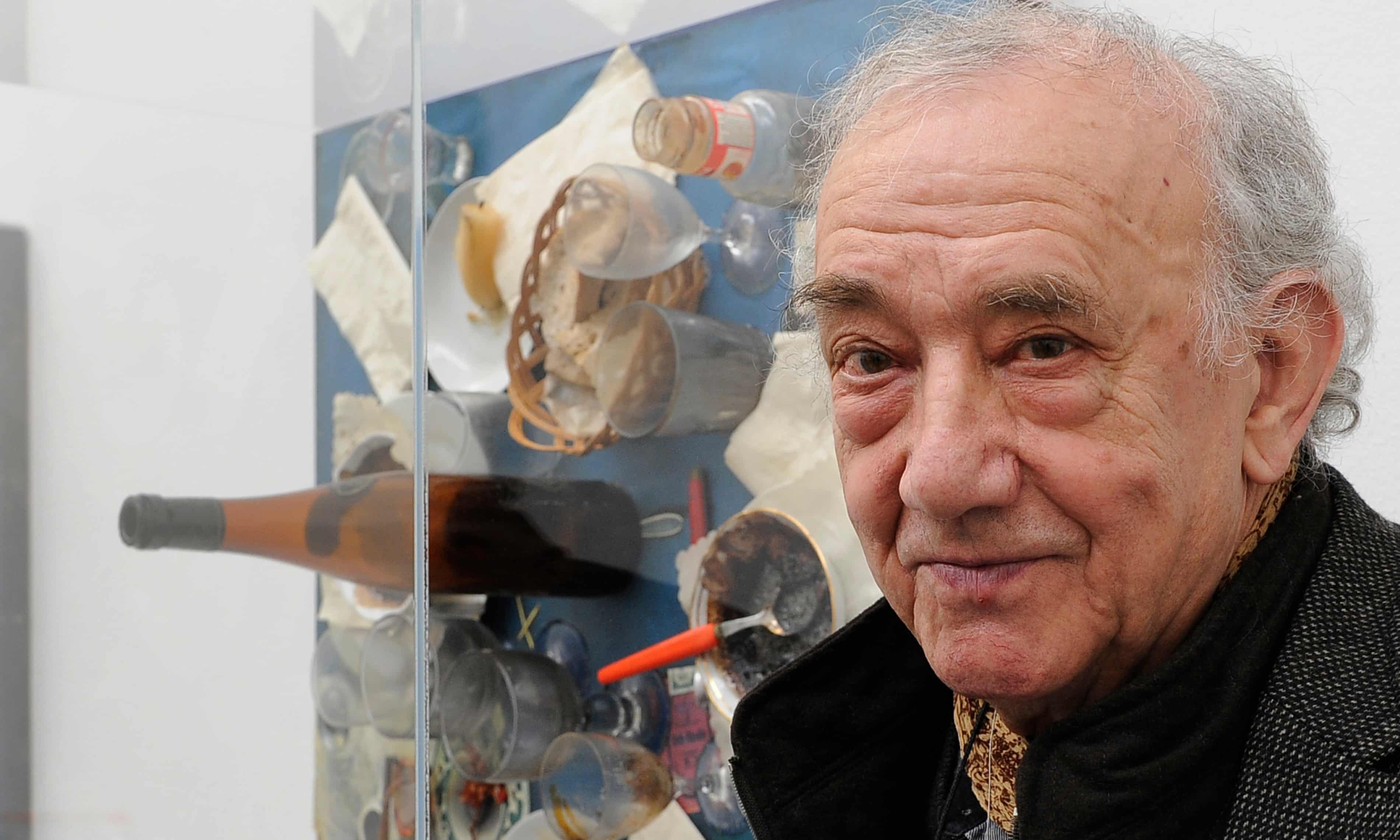 Daniel Spoerri arta de mâncat tableaux pièges România expoziții inovatoare | sursa foto: The Guardian Daniel Spoerri arta de mâncat tableaux pièges România expoziții inovatoare | sursa foto: The Guardian