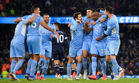 Fernandinho celebrates Manchester City’s second goal.