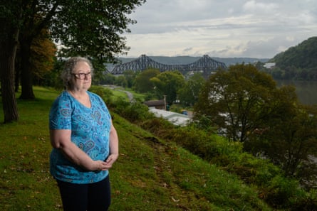 Picture of woman looking to side