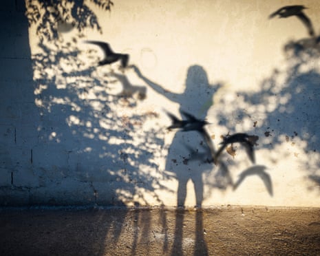 Poetic images of a family in Held.