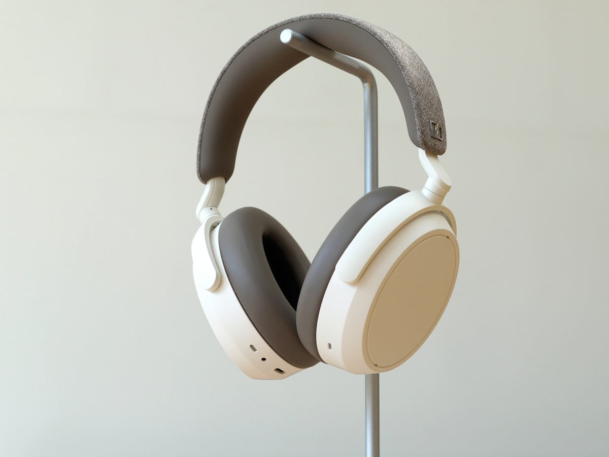 løn spisekammer krans Sennheiser Momentum 4 review: tremendous noise-cancelling headphones |  Headphones | The Guardian