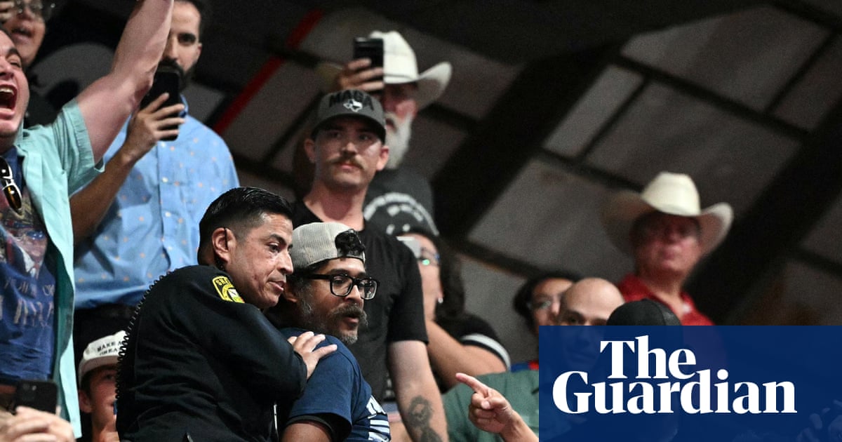 Protesters removed after disrupting Trump rally in Texas – video