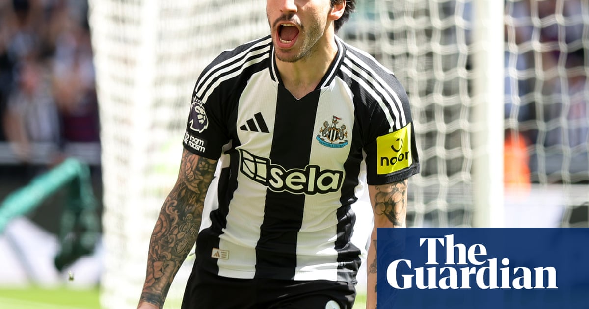 Newcastle open gap over Chelsea in top-five chase after Nicolas Jackson sees red