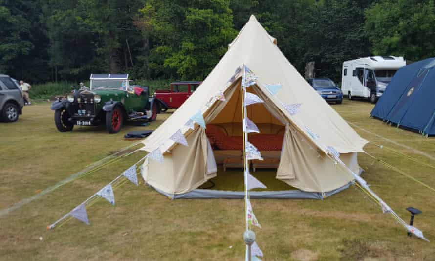 Camping at Longridge makes a good base for River Thames adventures.