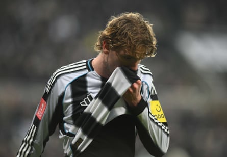 Nick Woltemade of Newcastle United looking dejected against Manchester City.