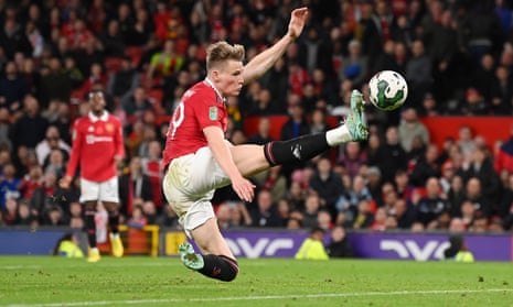 Scott McTominay finishes acrobatically from close range to make it 4-2 to Manchester United