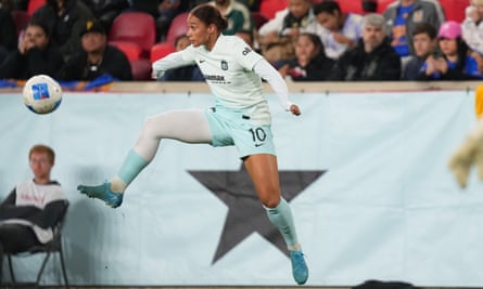 NJ/NY Gotham FC forward Lynn Williams (10) receives a pass during the second half against Tigres Femenil