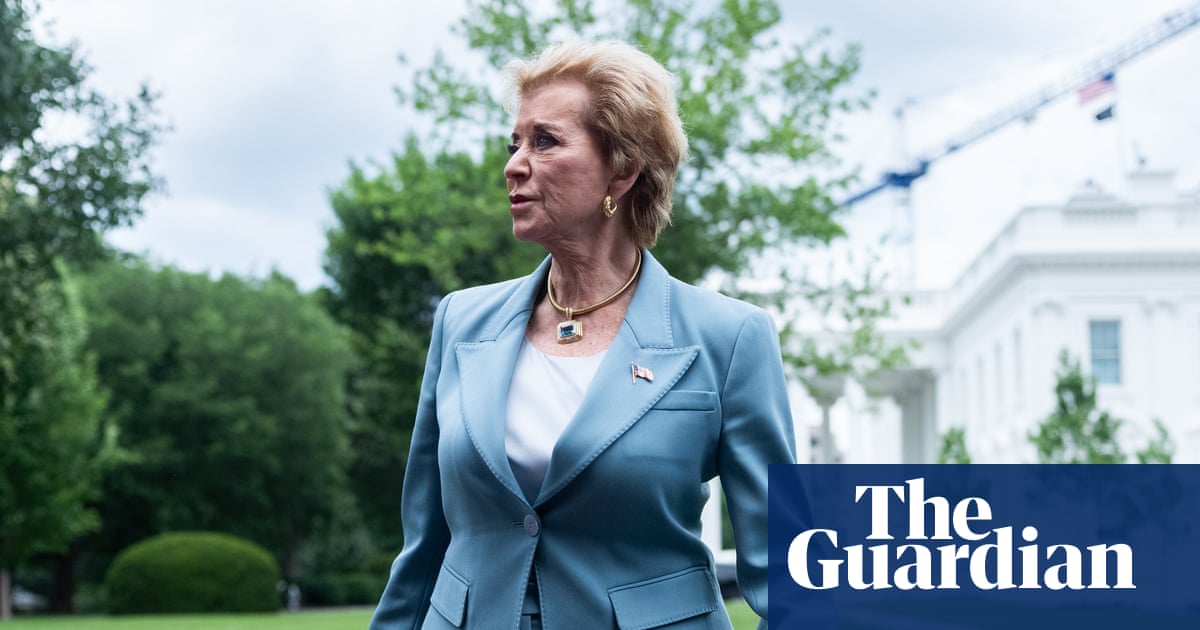 Education secretary Linda McMahon plans to spend nearly $43,000 on office furniture