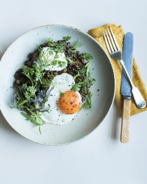 Lentils, herbs and a fried egg