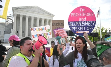 Protesters rally in support of reproductive rights