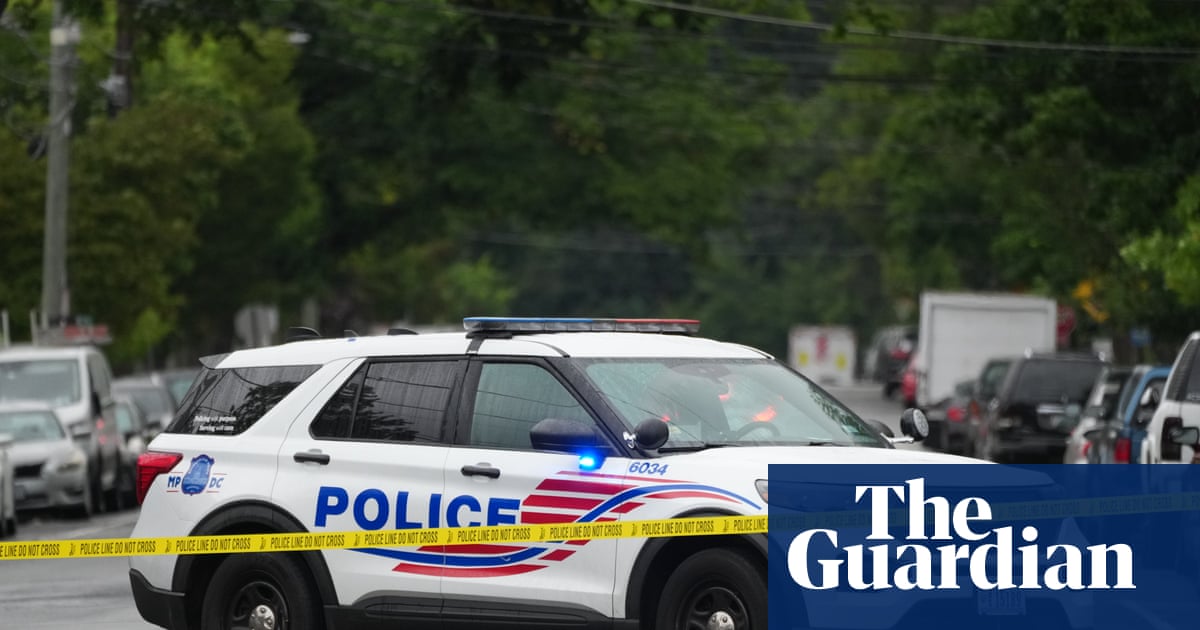 DC police officer says he was ordered to omit agent shooting at a driver in traffic stop report