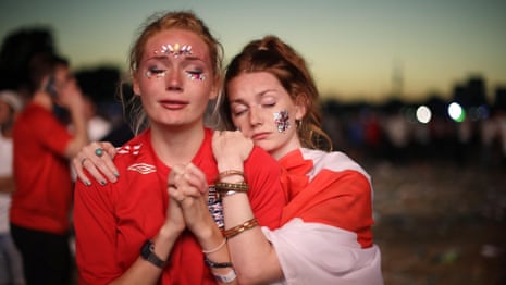 England fans heartbroken after Croatia qualify for World Cup final – video