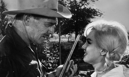 As mortes prematuras de estrelas de Hollywood dos anos 50, como Clark Gable (à esquerda) e Marilyn Monroe, são investigadas em Death on the Lot.